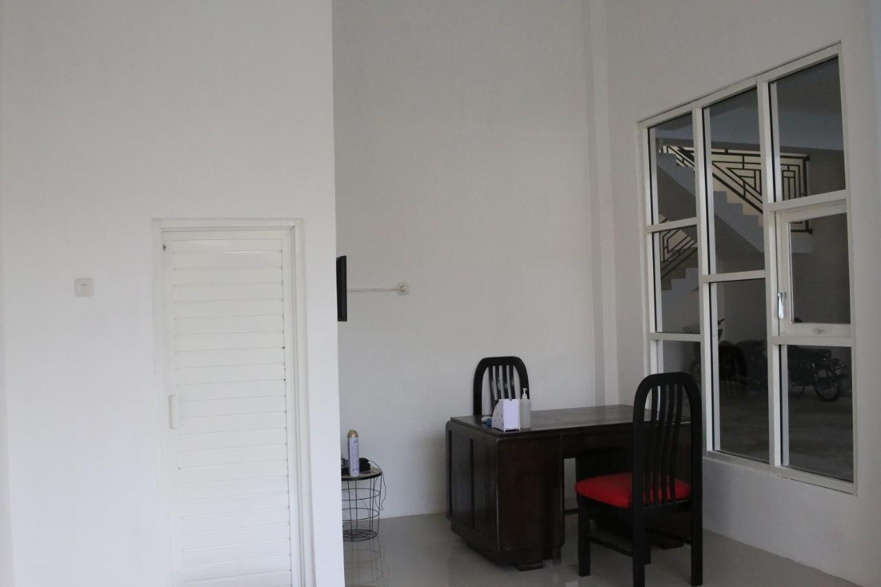 Reddoorz Syariah Near Suncity Mall ماديون المظهر الخارجي الصورة