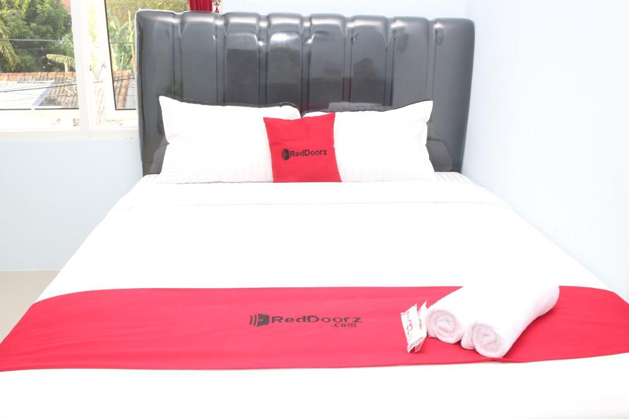 Reddoorz Syariah Near Suncity Mall ماديون المظهر الخارجي الصورة