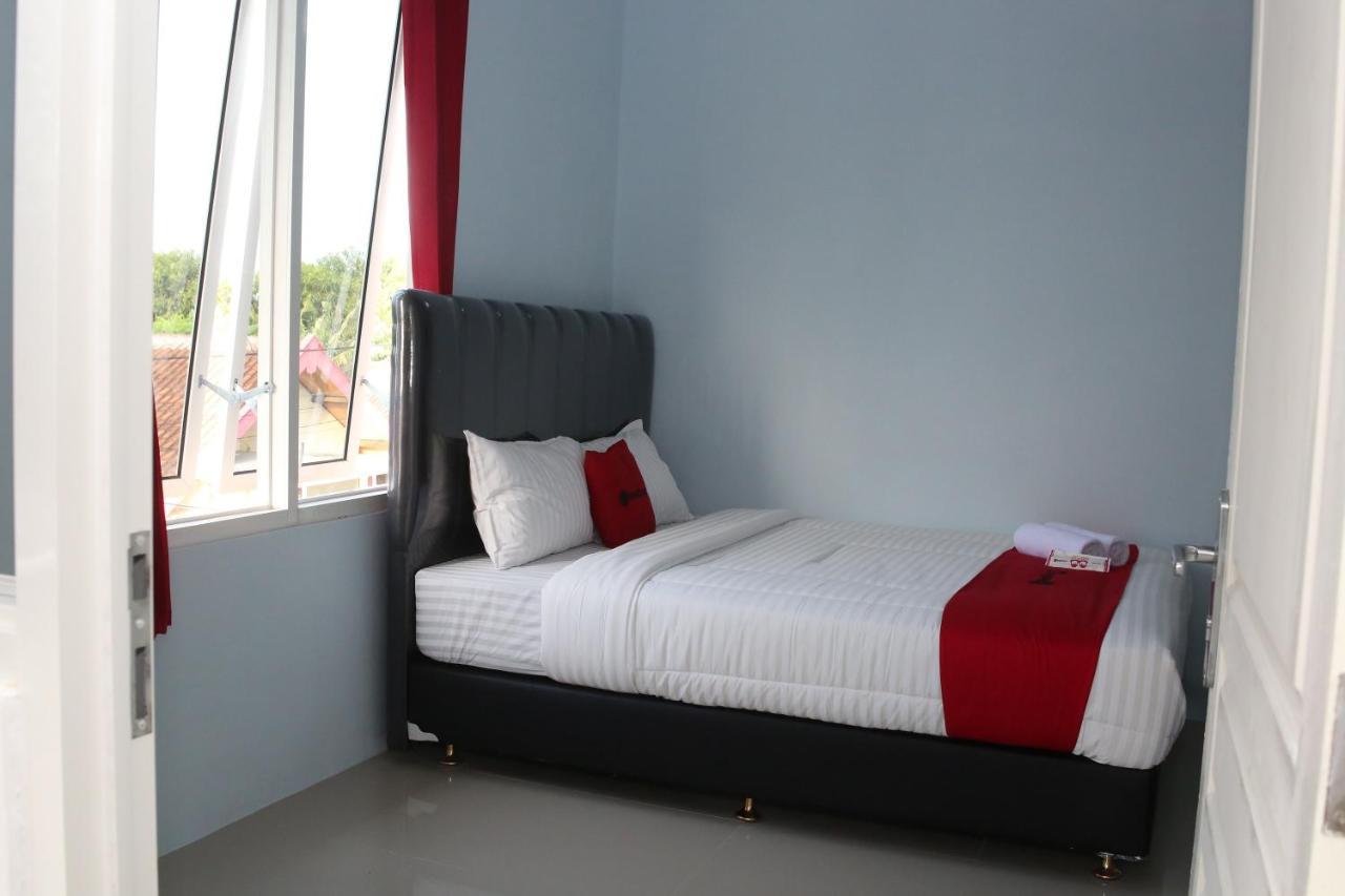 Reddoorz Syariah Near Suncity Mall ماديون المظهر الخارجي الصورة