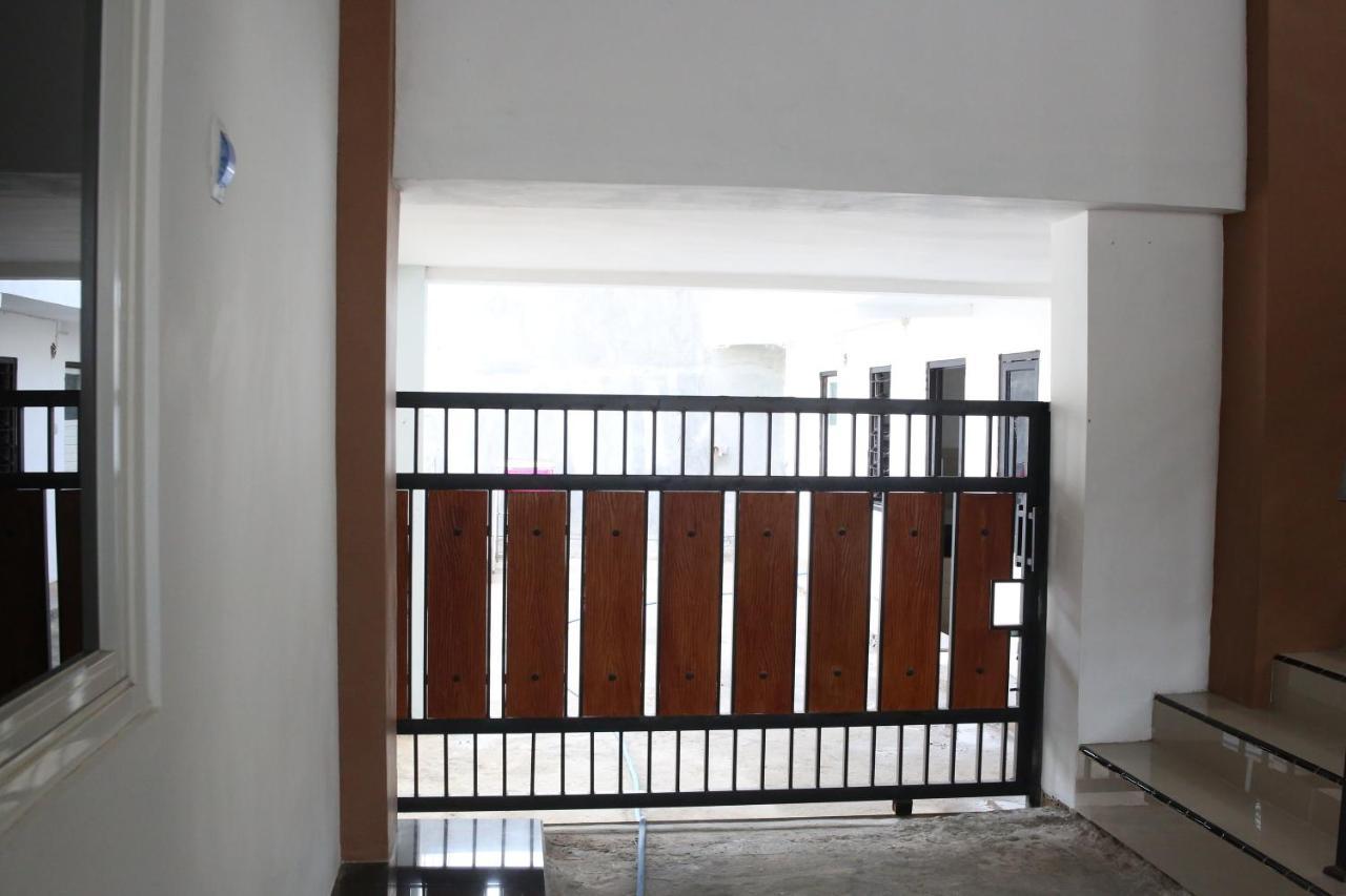 Reddoorz Syariah Near Suncity Mall ماديون المظهر الخارجي الصورة