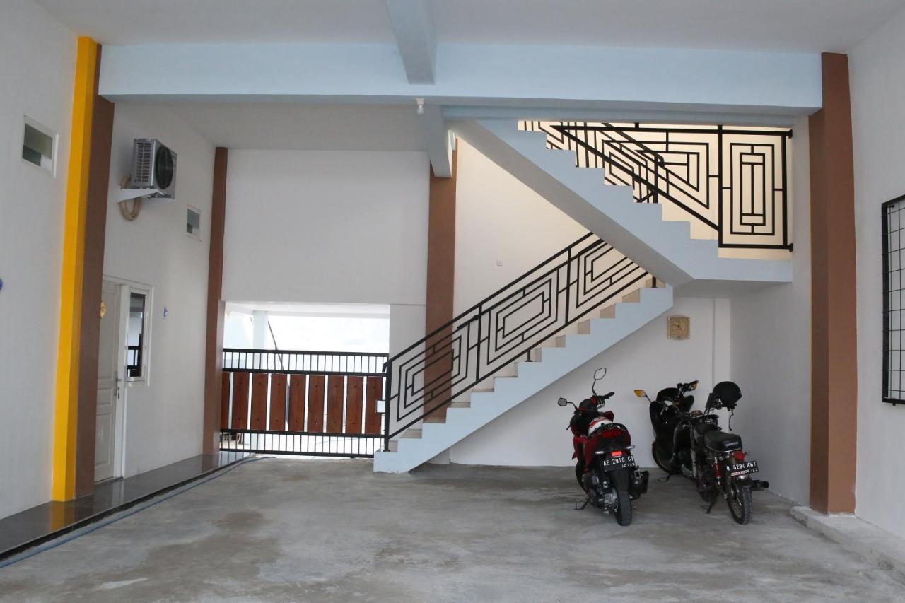 Reddoorz Syariah Near Suncity Mall ماديون المظهر الخارجي الصورة