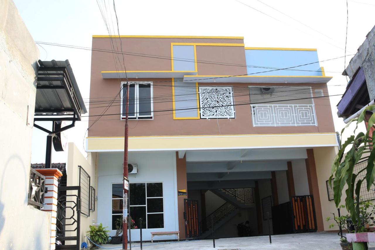Reddoorz Syariah Near Suncity Mall ماديون المظهر الخارجي الصورة