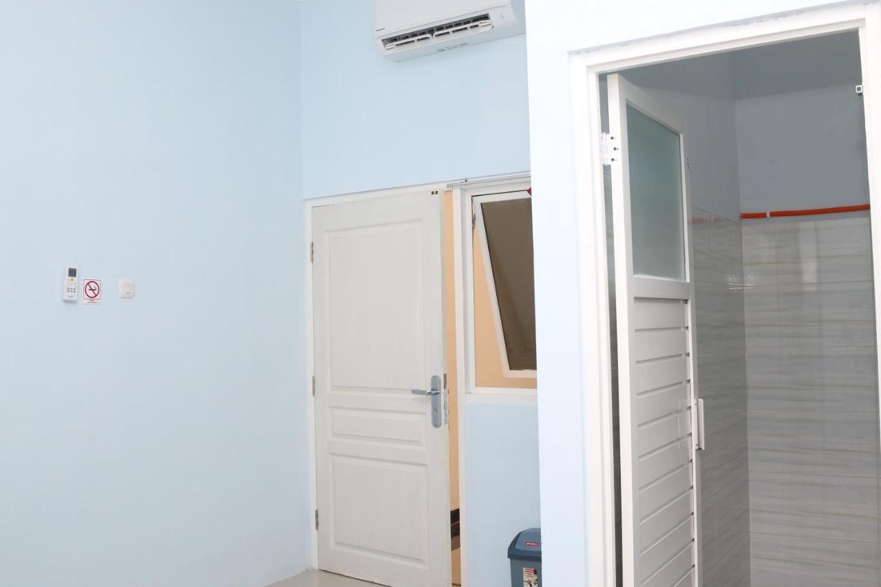 Reddoorz Syariah Near Suncity Mall ماديون المظهر الخارجي الصورة