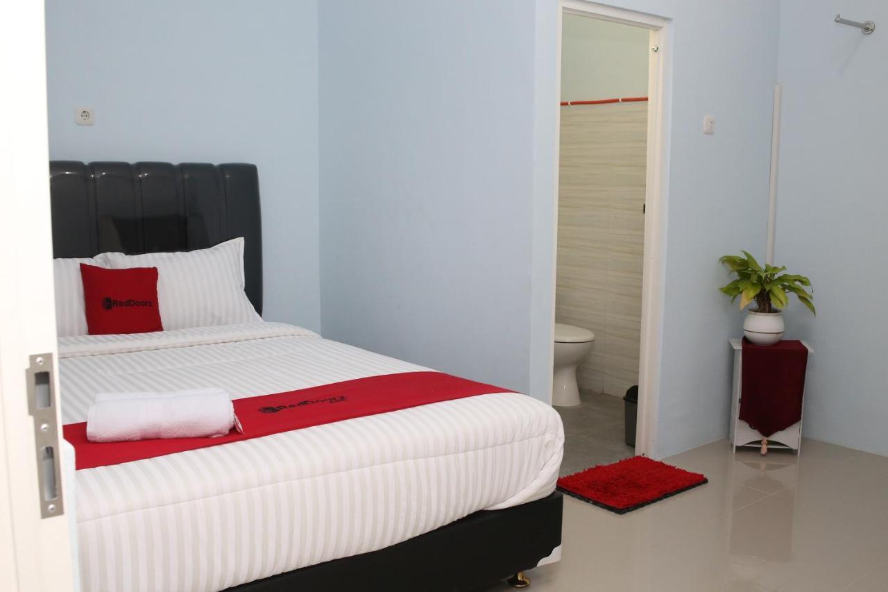 Reddoorz Syariah Near Suncity Mall ماديون المظهر الخارجي الصورة