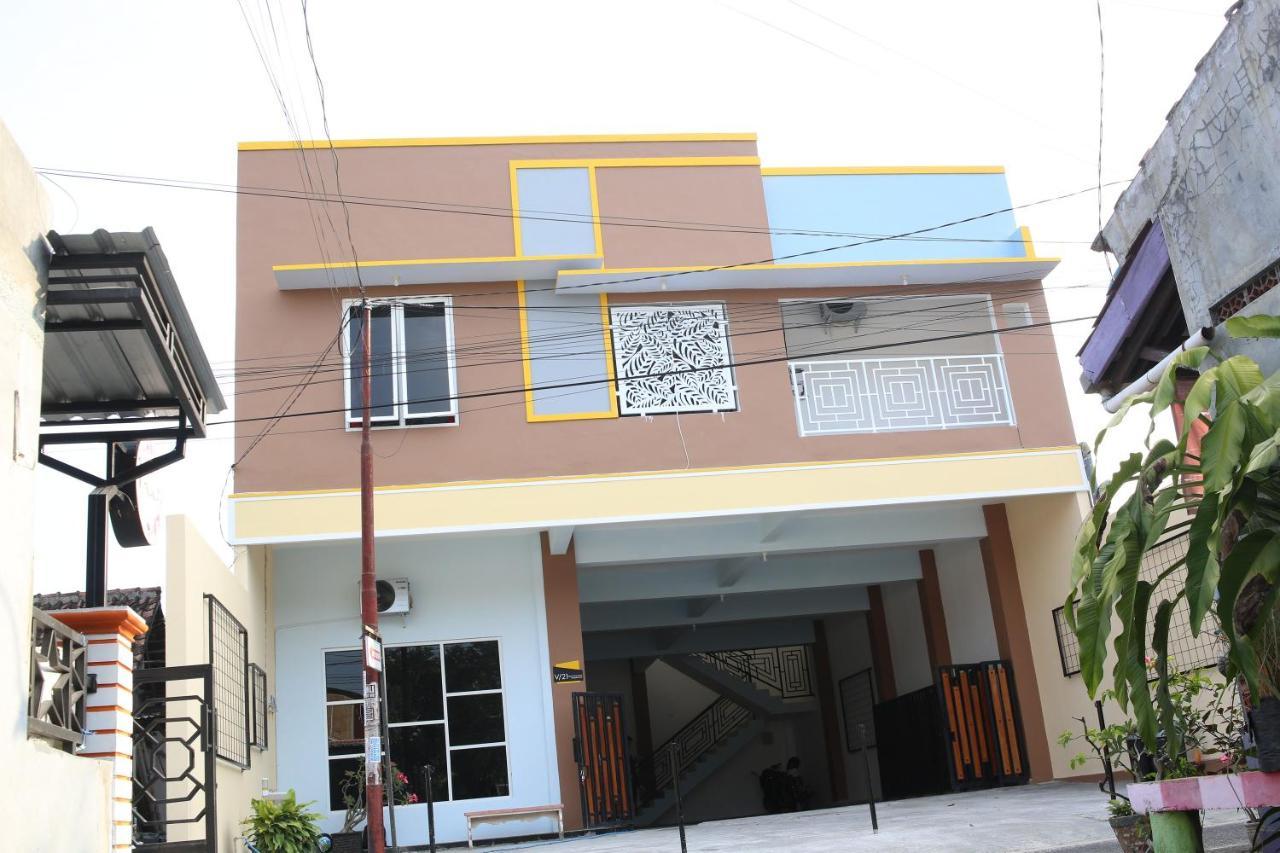 Reddoorz Syariah Near Suncity Mall ماديون المظهر الخارجي الصورة